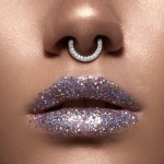 Piercing do nosu - septum, čiré kamínky