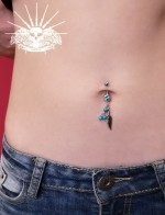 Piercing do pupíku pírko s tyrkysem HWNAL12770