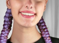 Duhový falešný magnetický septum piercing do nosu