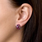 Stříbrné náušnice visací s krystaly Swarovski červený půlkruh 31280.3 cherry